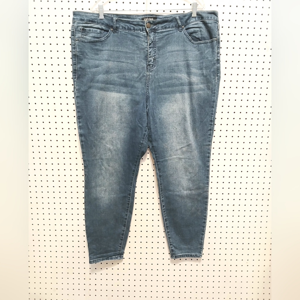 Refuge Light Blue Ankle Jeans